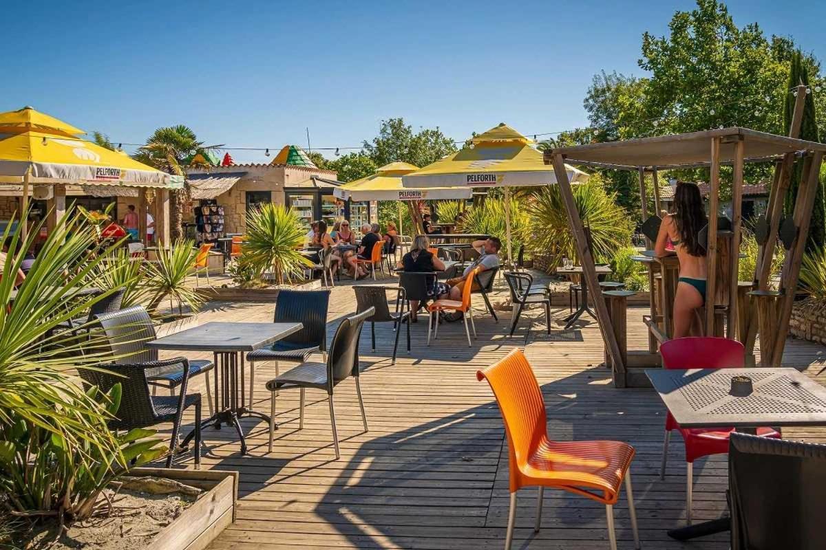 Camping 4 Etoiles - Parc Aquatique - Eei0Fi Saint-Georges-d'Oleron Eksteriør bilde